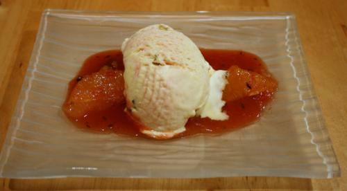 Vanilleeis mit Limetten-Orangensauce mit Waln&uuml;ssen